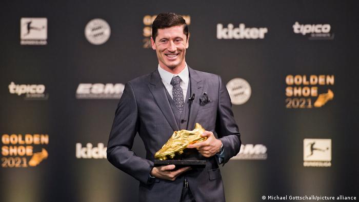 Robert Lewandowski Wins Golden Shoe After Prolific Bayern Munich Season