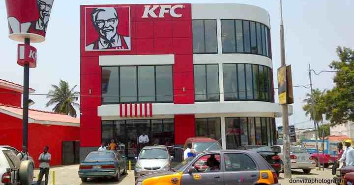 Watch How Ghana Police Foiled Broad-Daylight Robbery Attempt At Osu KFC
