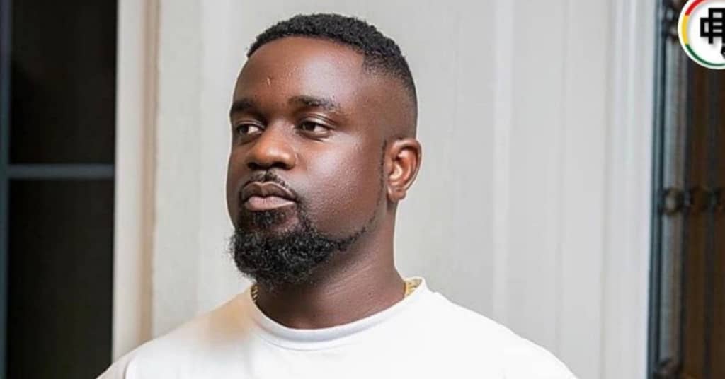 Your Lyrics Finish? Or Them Off Your Light For Studio - Fans Angrily Bash Sarkodie Over Commercial Driver's Sit-Down Strike