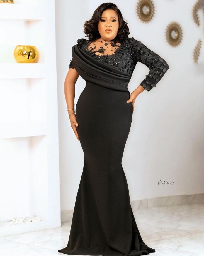 Black Aseobi Gown